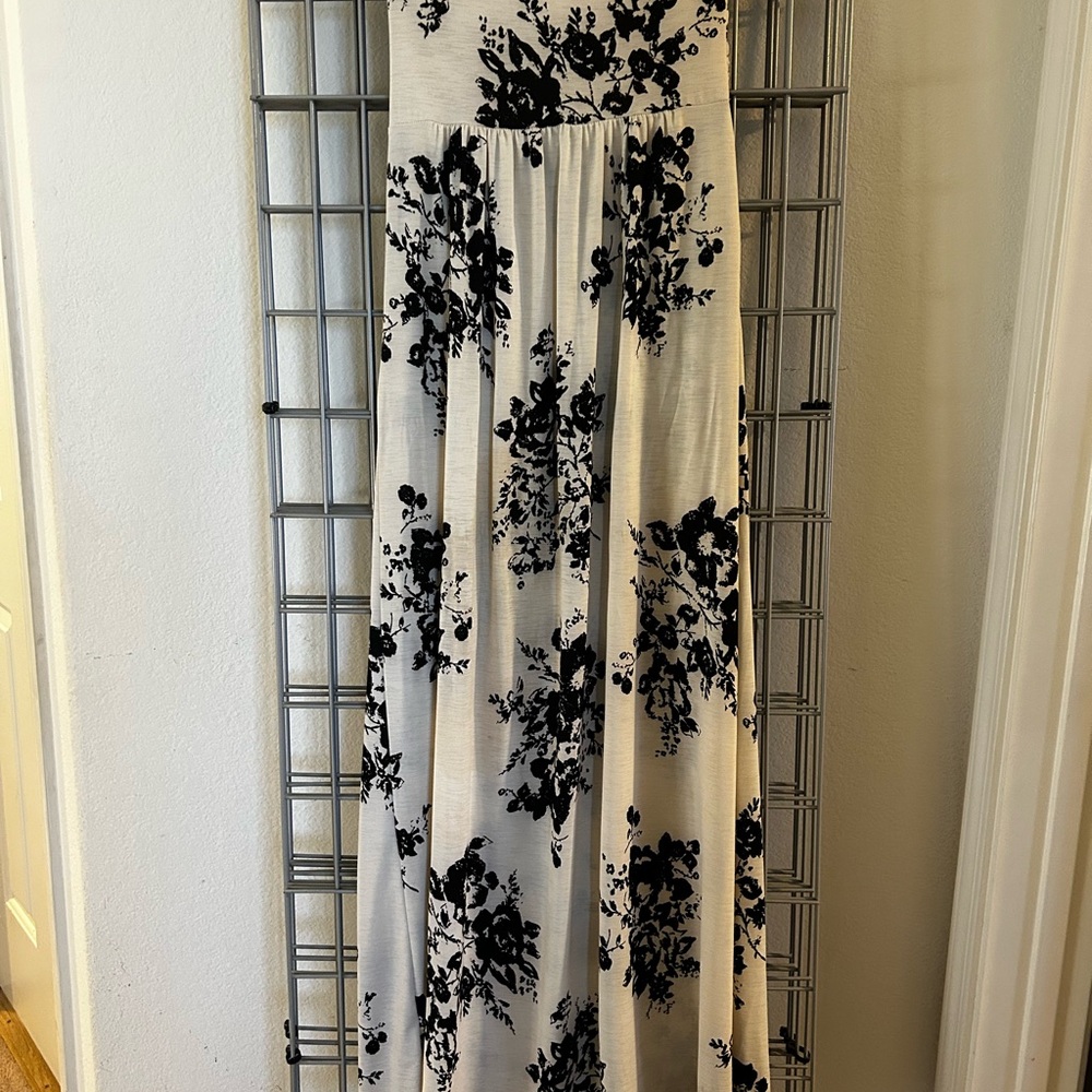 Vanilla Bay Women’s Black Floral Print Maxi Dress in Cream with Pockets